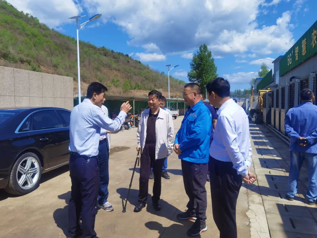 北京岳氏集團(tuán)董事長岳平安赴灤平考察林下經(jīng)濟(jì)